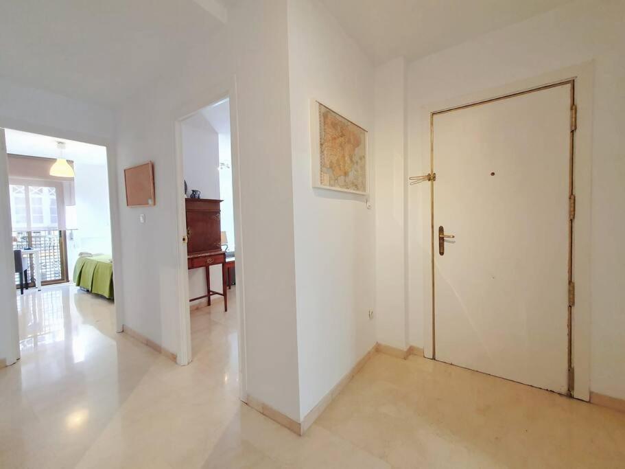 Acogedor Y Centrico Con Parking Apartment