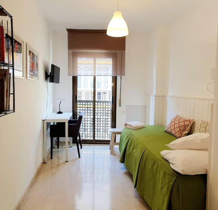 Acogedor Y Centrico Con Parking Apartment Granada